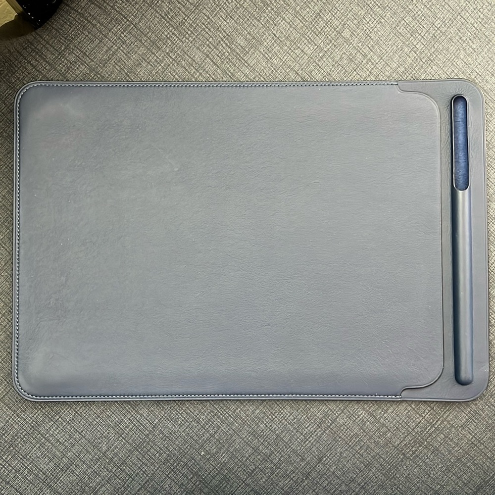 Apple leather sleeve for iPad 10.5 Pro.